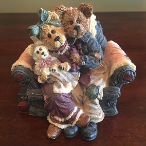 Boyd's Music Box #270556 MOMMA, POPPA w/new baby